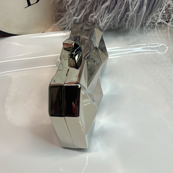 SILVER HARD CASE CLUTCH - Picture 2 of 11